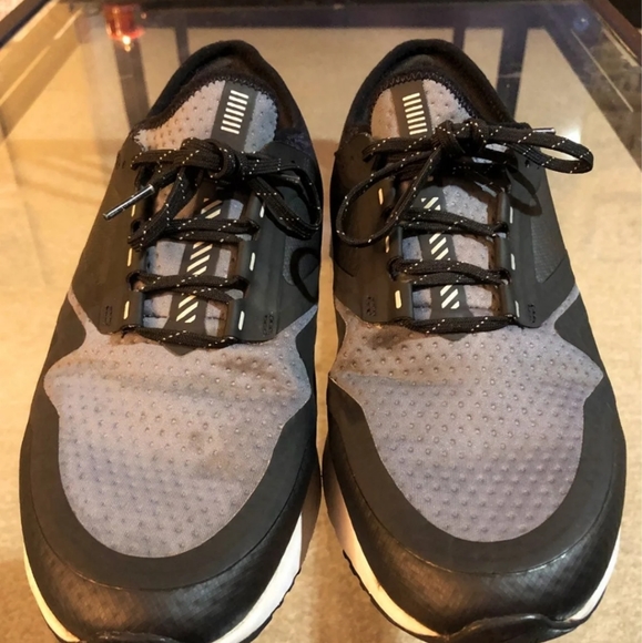 Nike - Picture 3 of 3